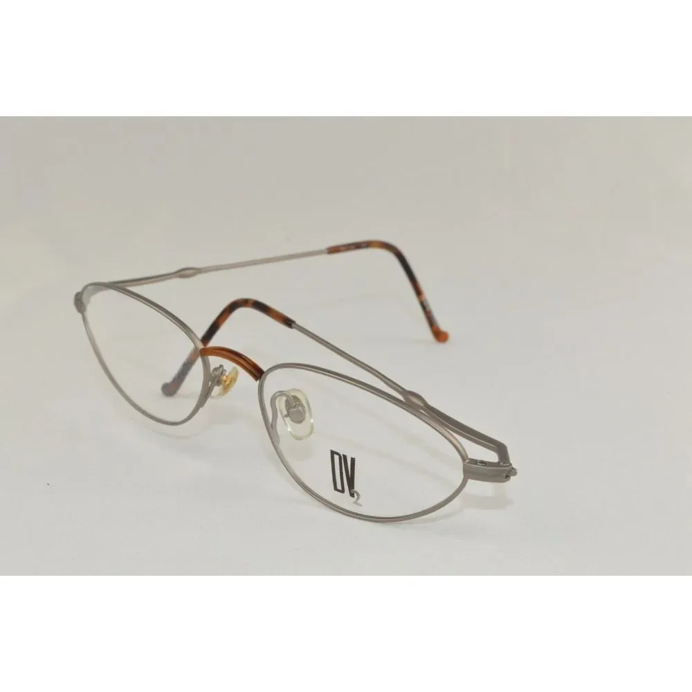 New Vintage De‎ Ja Vu Eyewear Rx Frame w/case 890 Size: 50-18-145 Color: Silver